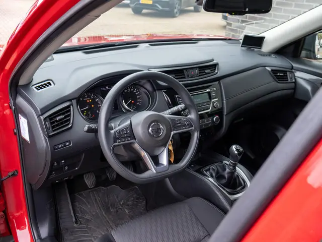 Nissan X-Trail 1.6 DIG-T Visia 2017 Benzine 15