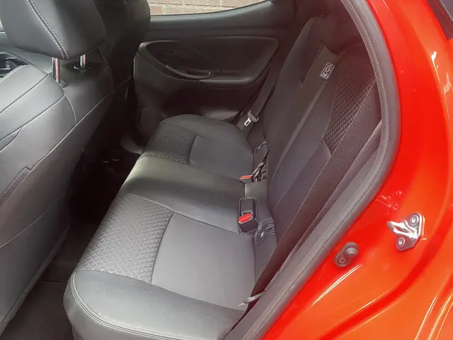 Toyota Yaris 1.5 Hybrid Executive 2023 Hybride Benzine 13