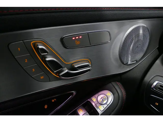 Mercedes-Benz C-Klasse 180 AMG Line 2018 Benzine 32