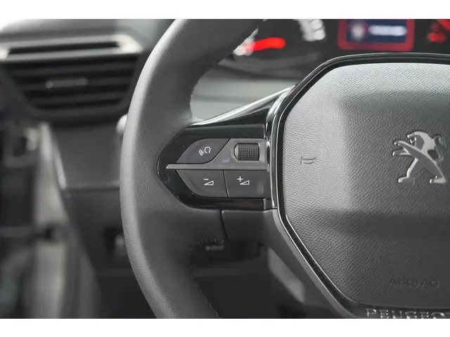Peugeot 208 PureTech 100 Allure Pack 2023 Benzine 30
