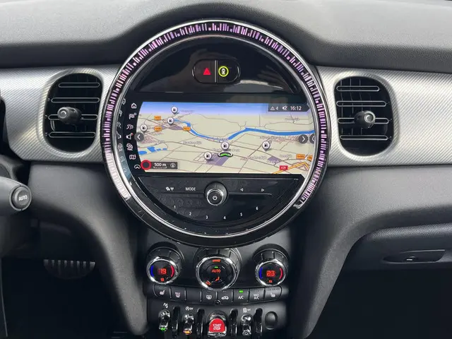 MINI Cooper Cabrio 2.0 John Works Chili 2017 Benzine 87