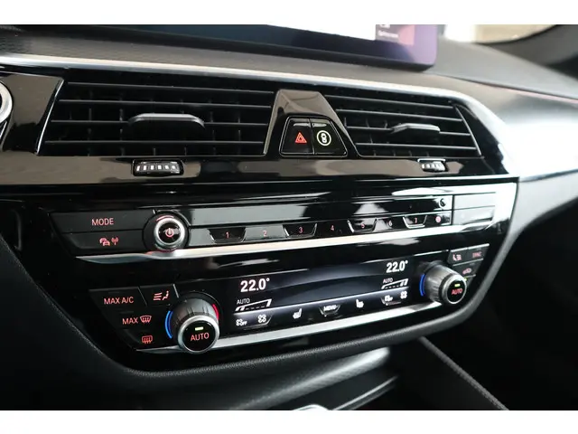 BMW 5 Serie Touring 530e xDrive 2024 Hybride Benzine 25