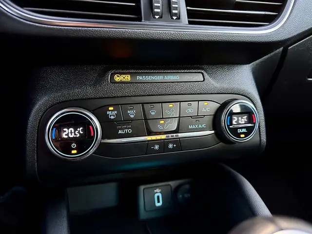 Ford Focus 1.0 EcoBoost Titanium Business 2020 Benzine 20