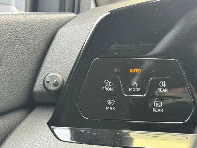 Volkswagen Golf 2.0 TSI 4Motion R 2021 Benzine 23