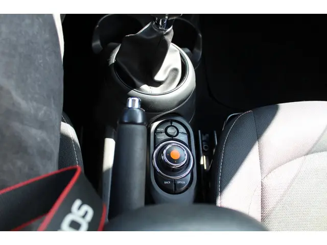 MINI One Mini 1.2 Business 2014 Benzine 15