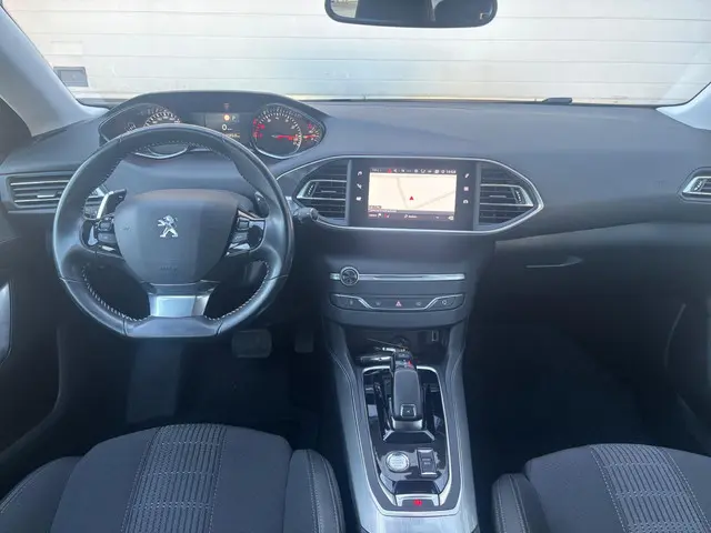 Peugeot 308 SW 1.2 Allure automaat !! VERKOCHT !! 2019 Benzine 7