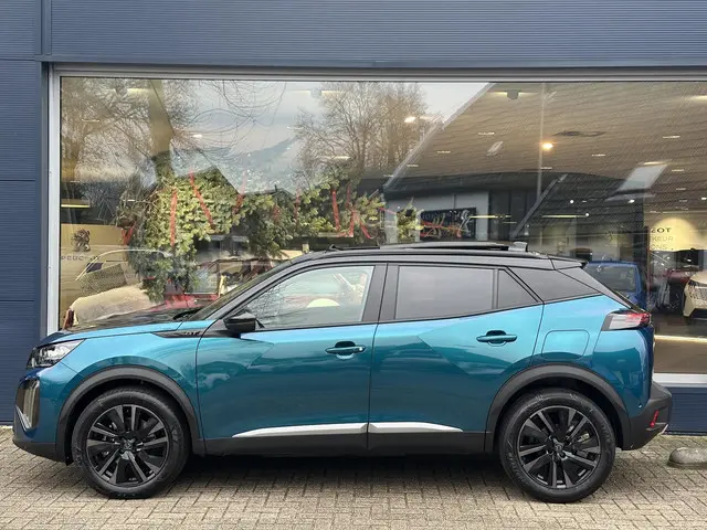 Peugeot 2008 1.2 Hybrid 145 PK GT 2025 Hybride Benzine 3