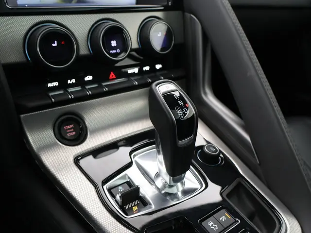 Jaguar F-Type 3.0 V6 340 PK COUPÉ 2017 Benzine 11