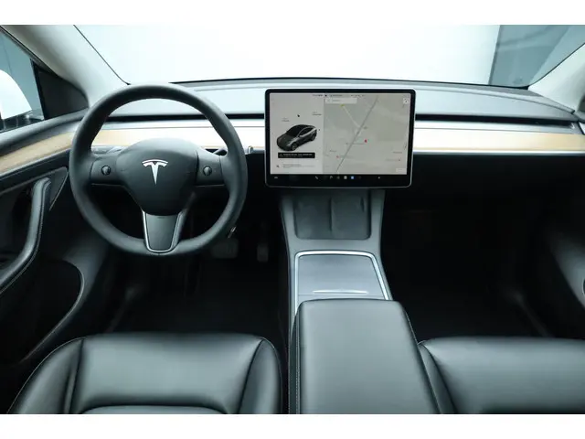 Tesla Model Y Long Range AWD 75 kWh 2021 Elektrisch 11