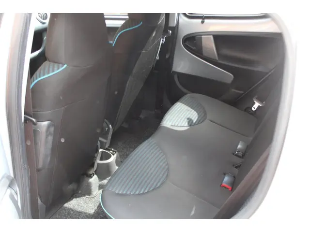 Peugeot 107 1.0 Première Automaat 2012 Benzine 11