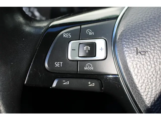 Volkswagen T-Roc 1.5 TSI Sport 2018 Benzine 17