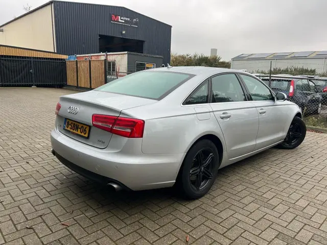 Audi A6 Limousine 2.0 TFSI Business Edition 2013 Benzine 5
