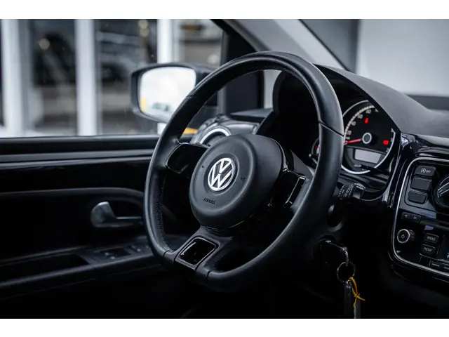 Volkswagen up! 1.0 high up! 2015 Benzine 36