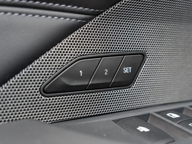 BMW M4 Cabrio Competition xDrive 2022 Benzine 36