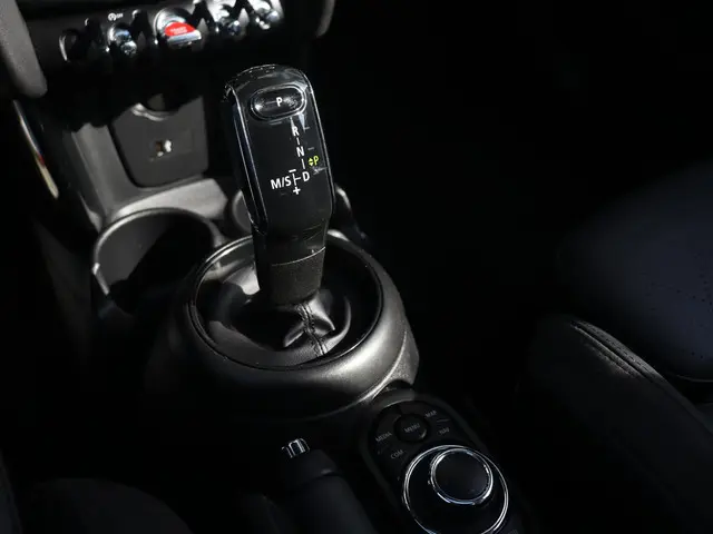 MINI 3-Deurs Cooper 2022 Benzine 18