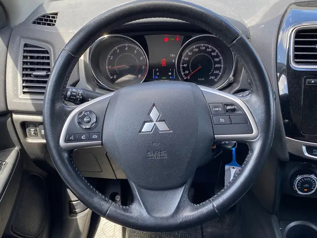 Mitsubishi ASX 1.6 Cleartec Invite+ 2015 Benzine 13