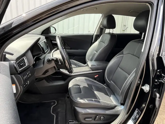 Kia e-Niro ExecutiveLine 64 kWh 2019 Elektrisch 17