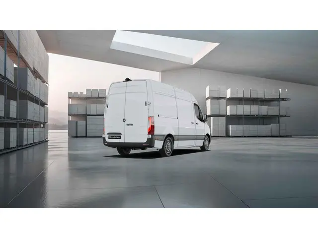 Mercedes-Benz Sprinter 2