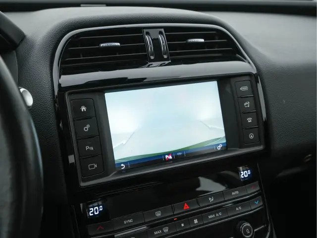 Jaguar XE 2.0 D Pure ( ⚠️ ) 2016 Diesel 15