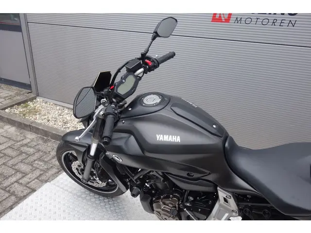 Yamaha MT 07 ABS 2015 Benzine 21