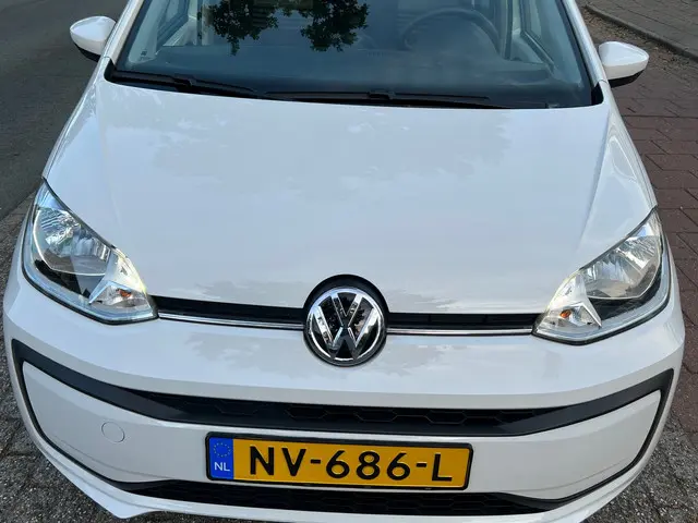 Volkswagen up! 1.0 BMT move up! NL-AUTO-NAP. 2017 Benzine 34