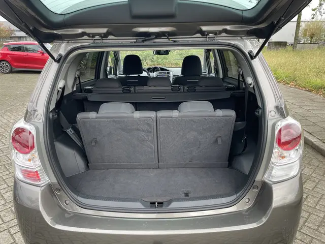 Toyota Verso 1.8 VVT-i Dynamic 7 Persoons 2016 Benzine 9