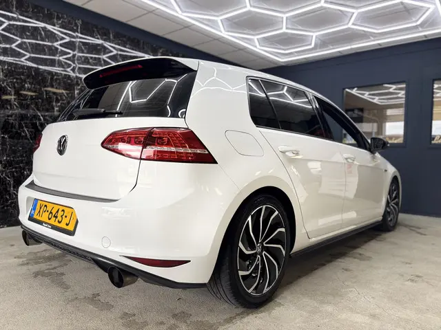 Volkswagen Golf 2.0 GTI 220 PK 2015 Benzine 4