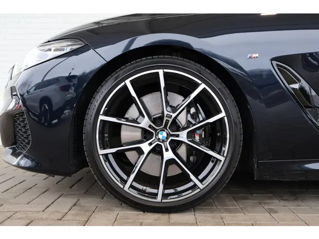 BMW 8 Serie 840i High Executive 2022 Benzine 7