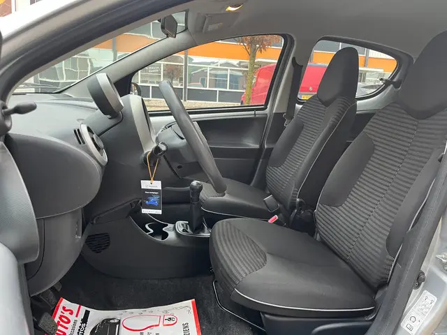 Peugeot 107 1.0 Active AIRCO* NETTE AUTO* N.A.P. 2014 Benzine 9