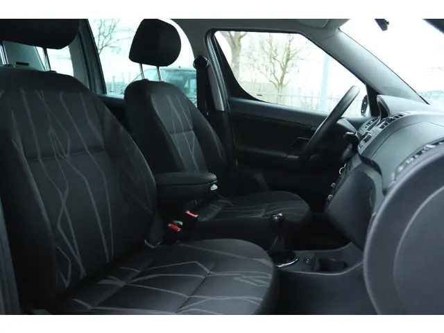 Škoda Roomster 1.2 TSI FRESH 2014 Benzine 4
