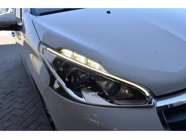 Peugeot 208 1.2 PureTech Blue Lion 2016 Benzine 22