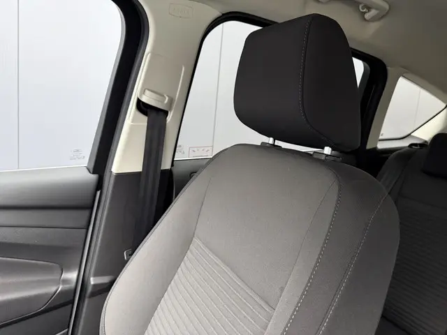 Ford C-MAX 1.5 Titanium 2015 Benzine 27