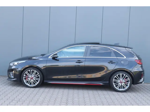 Kia Ceed 1.6 T-GDi GT | 200PK - PANO - UNIEK VOL! 2019 Benzine 2