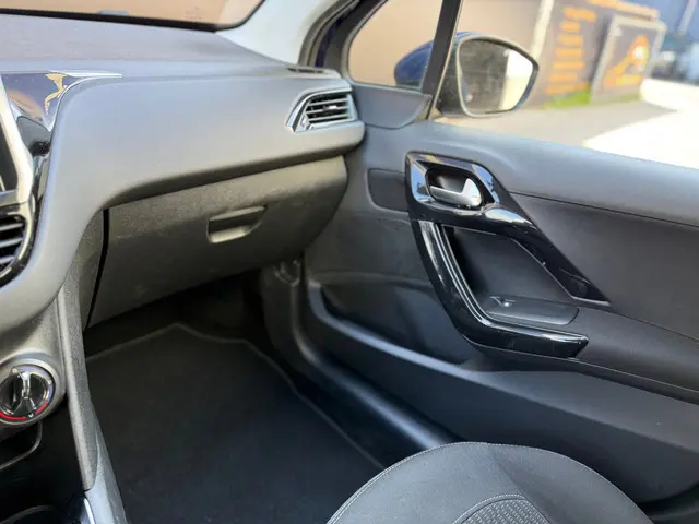 Peugeot 208 1.2 PureTech Blue Lion 2018 Benzine 46