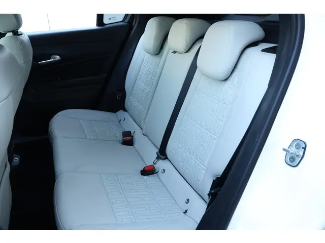 Fiat 600 1.2 Hybrid La Prima 2024 Benzine 13