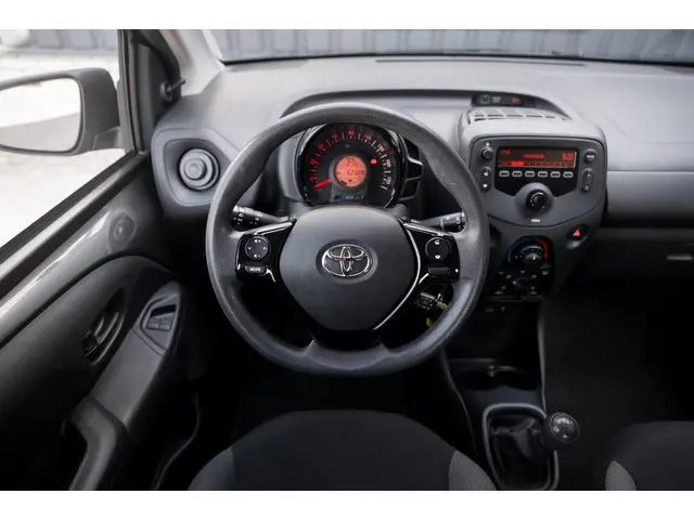 Toyota Aygo 1.0 VVT-i x-fun*Airco* 2021 Benzine 10
