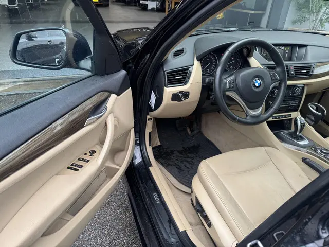 BMW X1 xDrive28i High Executive 2014 Benzine 17
