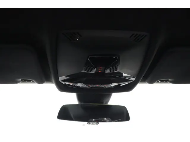 BMW 1 Serie 118i High Executive 2021 Benzine 25