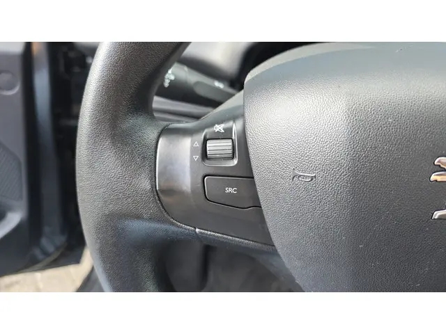 Peugeot 208 1.2 VTi Blue Lease 2012 Benzine 20