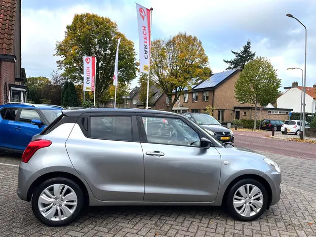 Suzuki Swift 1.2 Select Smart Hybrid 2020 Benzine 7