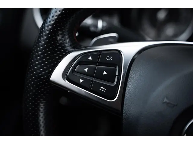 Mercedes-Benz CLA 180 AMG 2015 Benzine 25