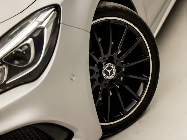 Mercedes-Benz CLA 180 AMG Sport 2018 Benzine 28