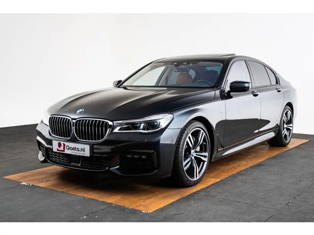 BMW 7 Serie 750i xDrive High Executive 2018 Benzine 38