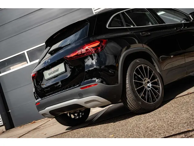 Mercedes-Benz GLA 180 Business Line 2023 Benzine 19