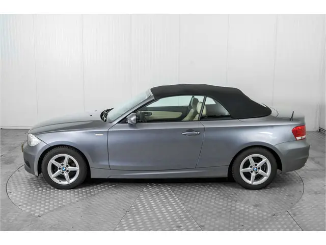 BMW 1 Serie Cabrio 120i High Executive 2012 Benzine 55