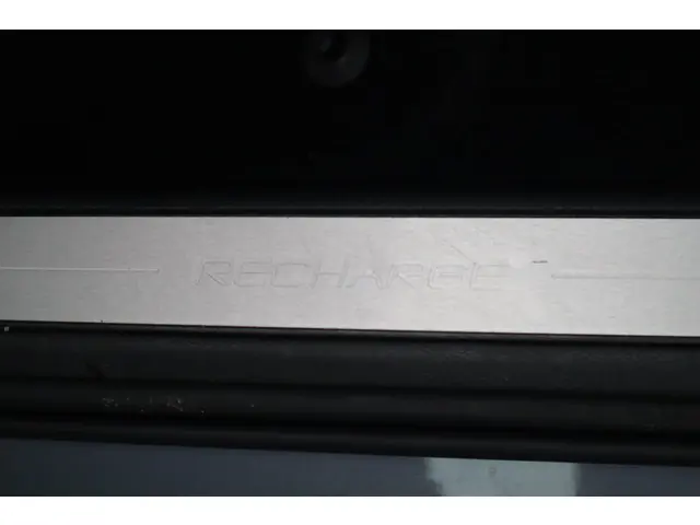 Volvo V60 T8 Recharge AWD Plus Bright 2022 Hybride Benzine 7