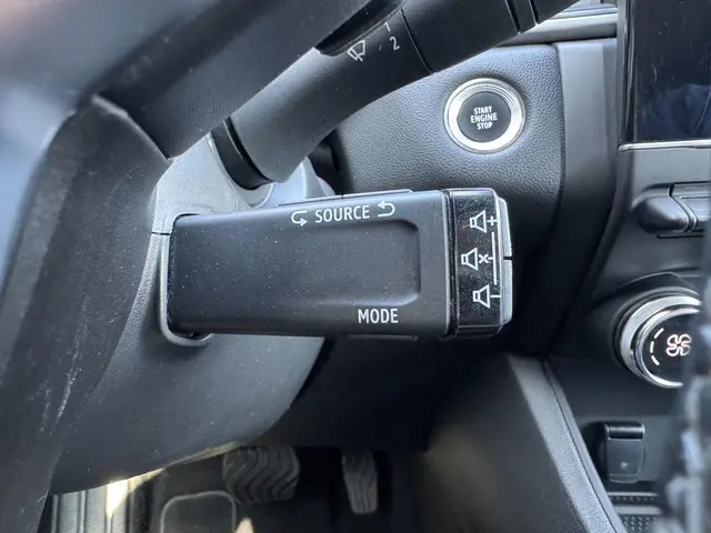 Renault Captur 1.3 TCe 140 Intens 2023 Benzine 32