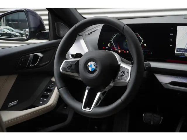 BMW 1 Serie 5-deurs 120 2025 Benzine 24