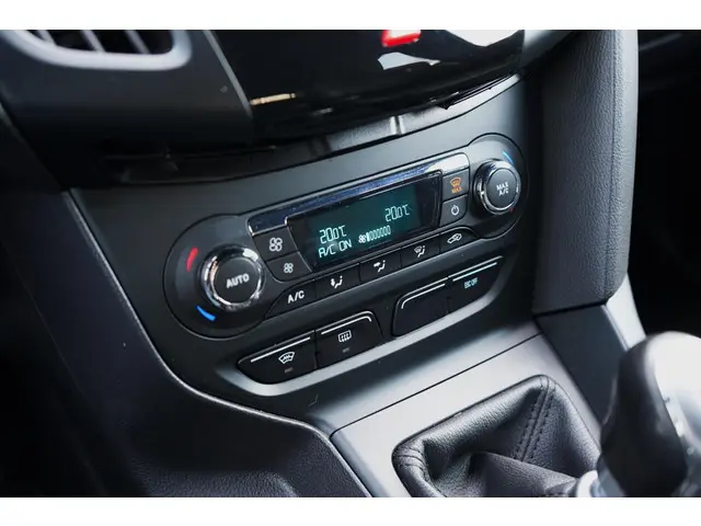 Ford Focus Wagon 2.0 EcoBoost ST-3 2014 Benzine 22