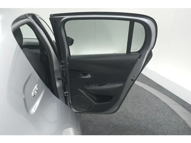Peugeot 208 PureTech 131 EAT8 GT 2023 Benzine 66